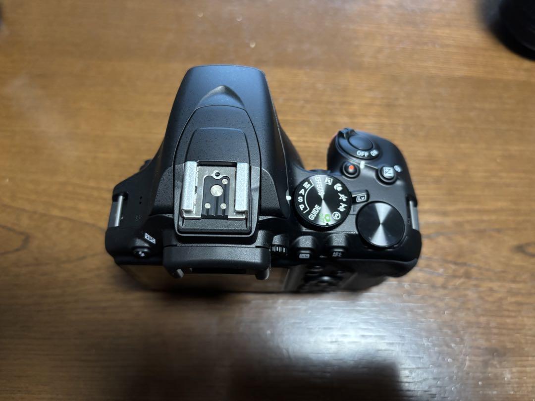 シャッター数700程度！NIKON D3500 VR ダブルズームキット