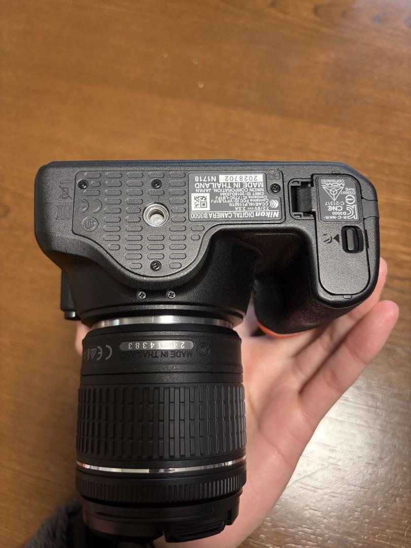 シャッター数700程度！NIKON D3500 VR ダブルズームキット