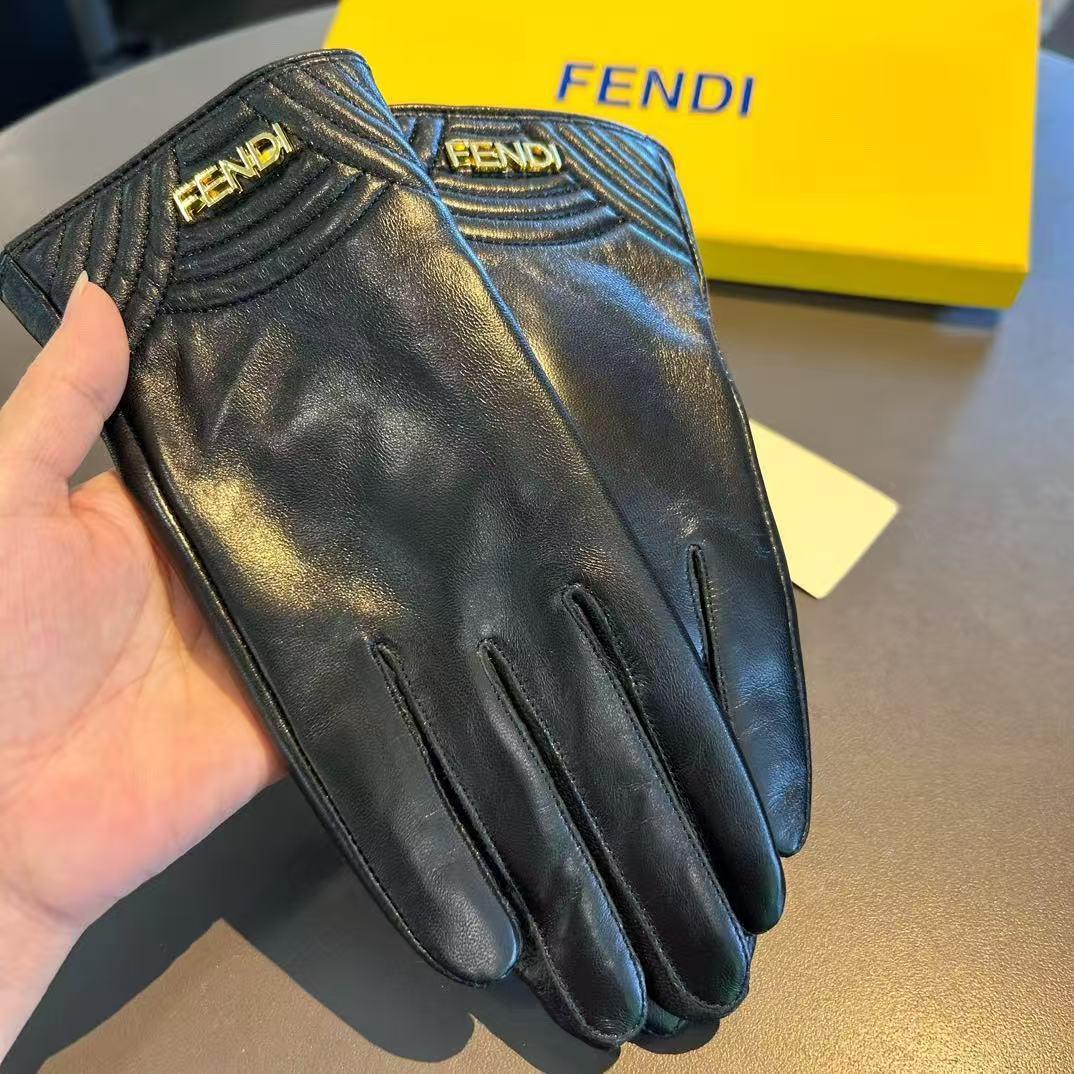 FENDI ブラック レザー 手袋