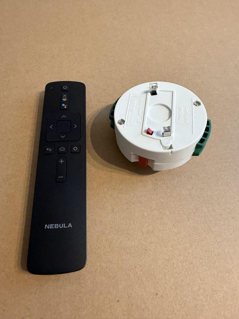 ももた　Anker Nebula Nova 天井プロジェクター