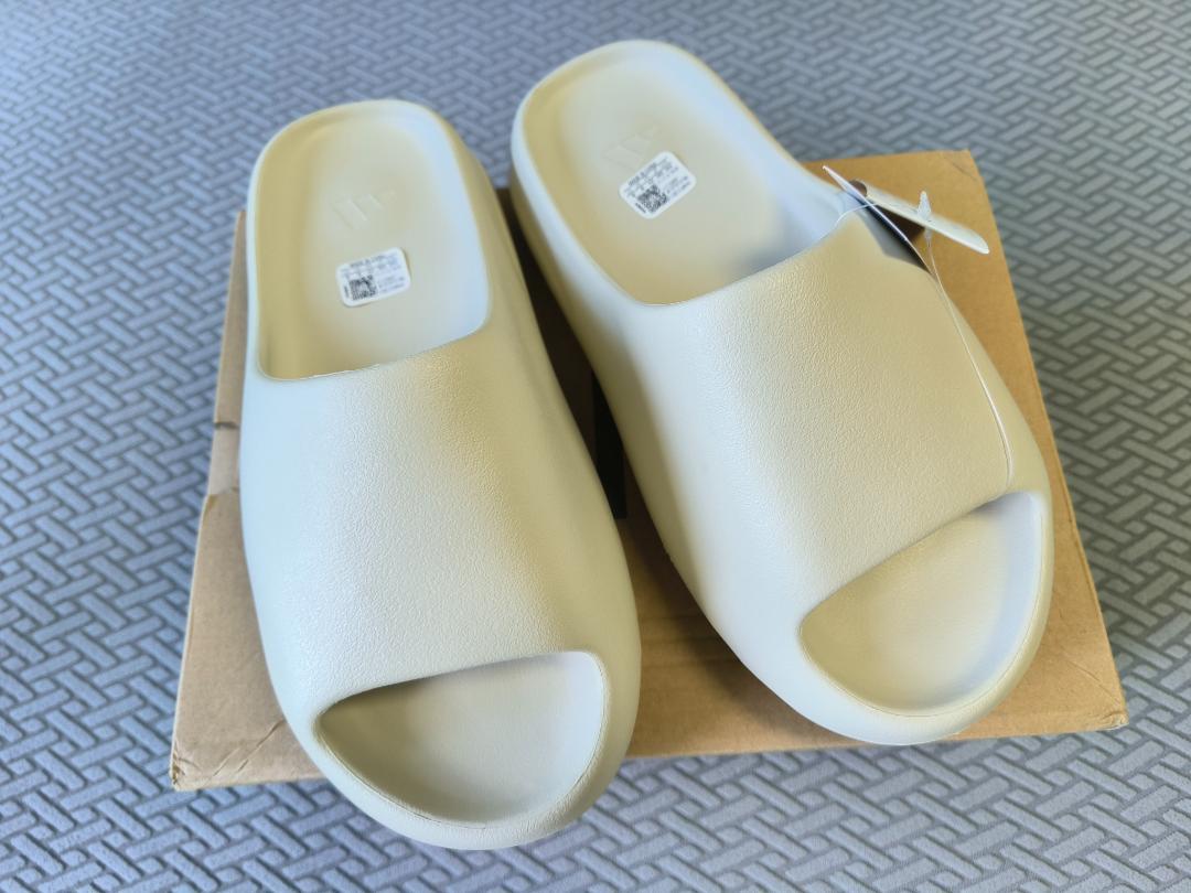 ADIDAS YEEZY SLIDE アディダス ベージュ サンダル 27.5 美品】 adidas / アディダス | YEEZY SLIDE イージースライド