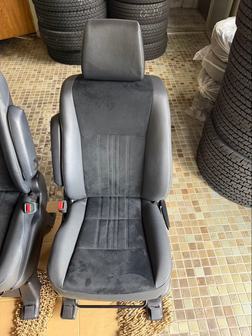 80ヴォクシー エスクァイア用 ZRR80W シート 左右セット 手渡しのみ 80ヴォクシー エスクァイア用 ZRR80W シート 左右セット 手渡しのみ