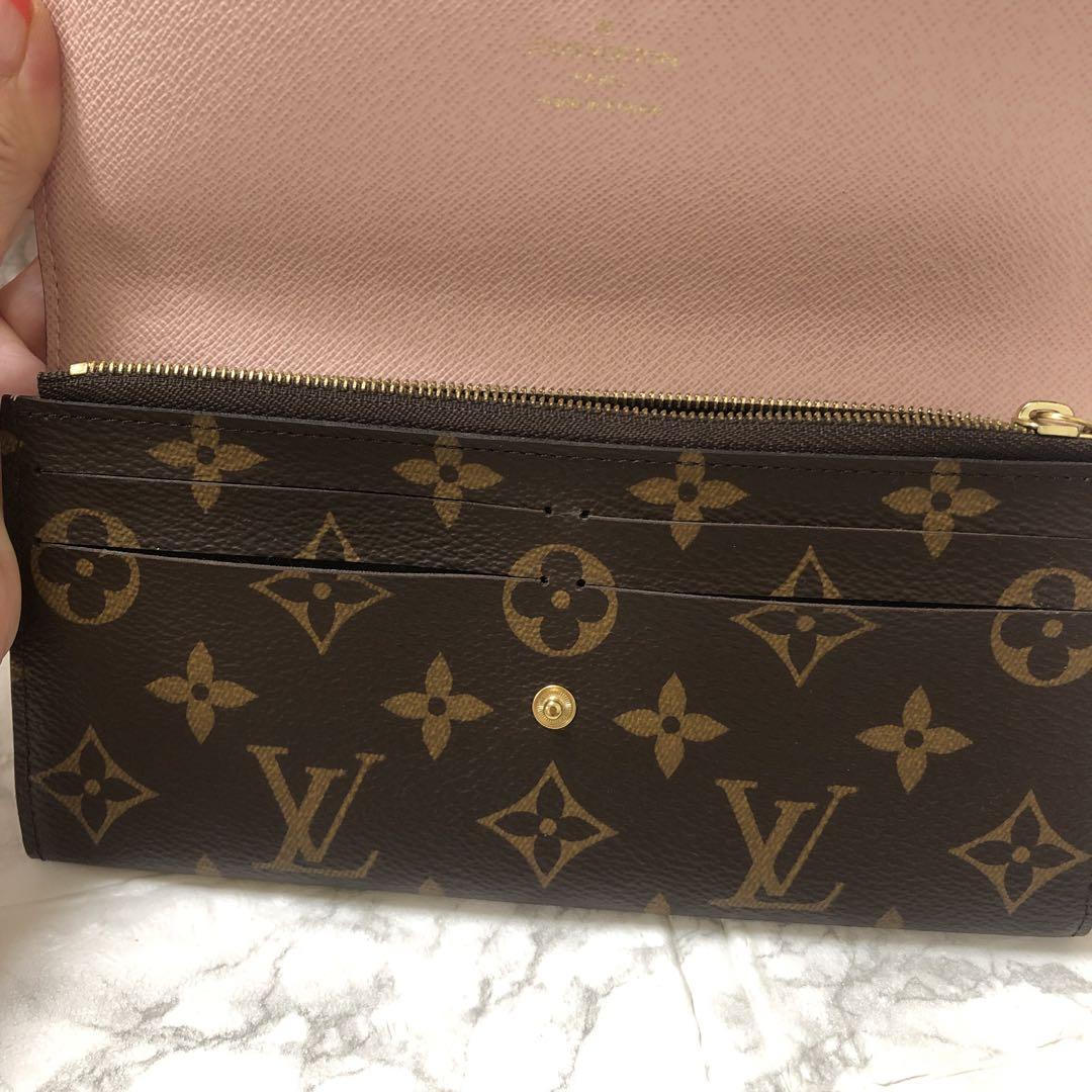VUITTON 財布