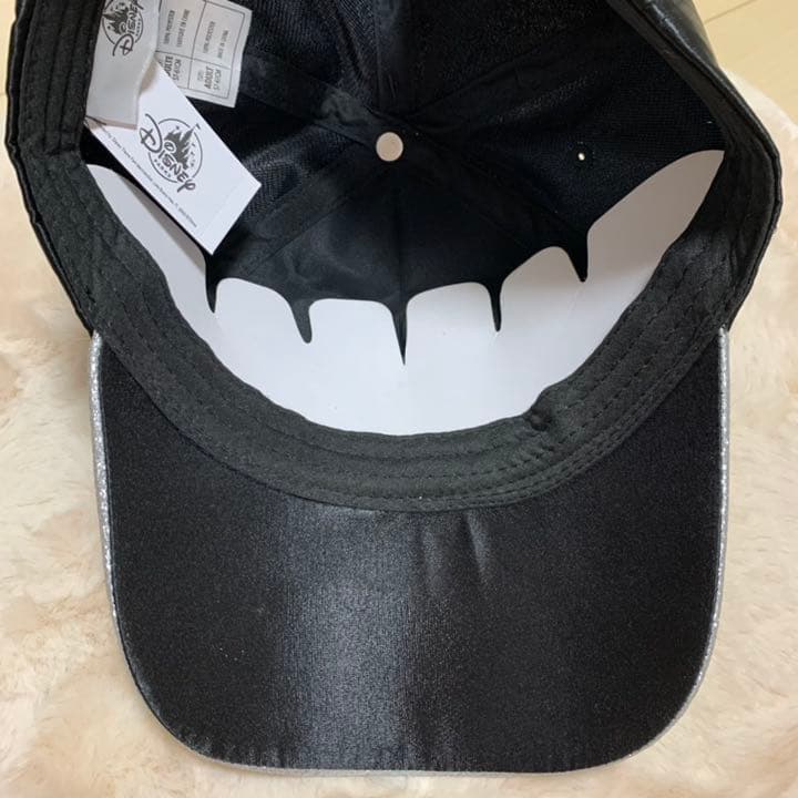 ディズニー 公式グッズ キャップ メルカリ