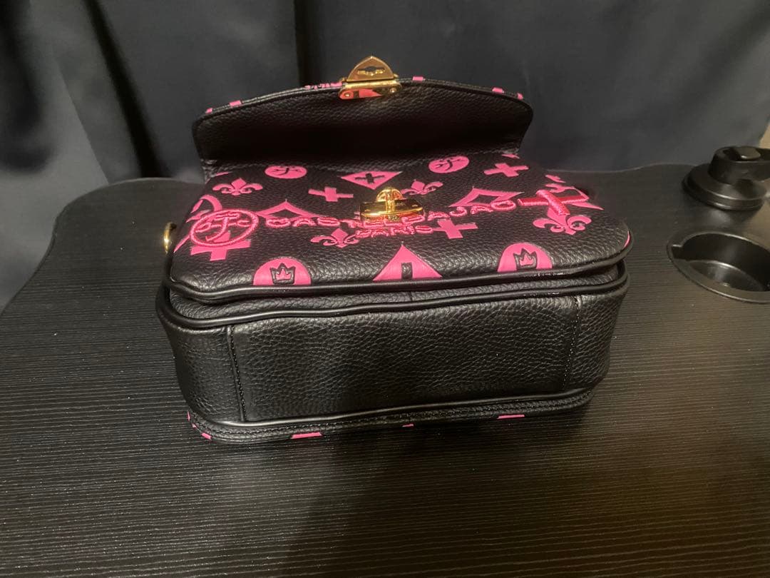 美品】お値下げ中 CASTELBAJAC ショルダーバッグ ブラック ピンク 美品】お値下げ中 CASTELBAJAC ショルダーバッグ ブラック ピンク