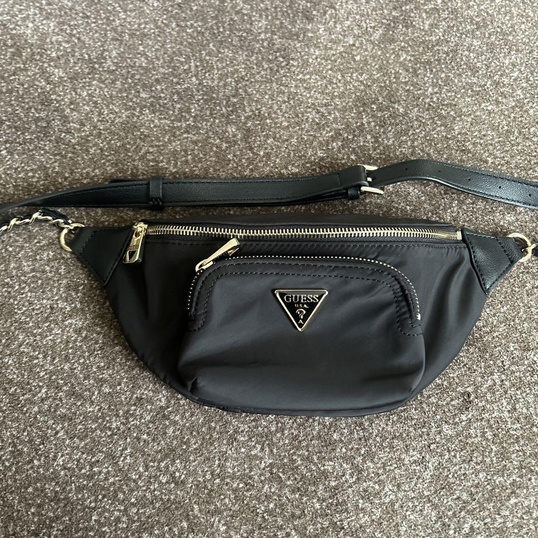 GUESS ボディバッグ ブラック