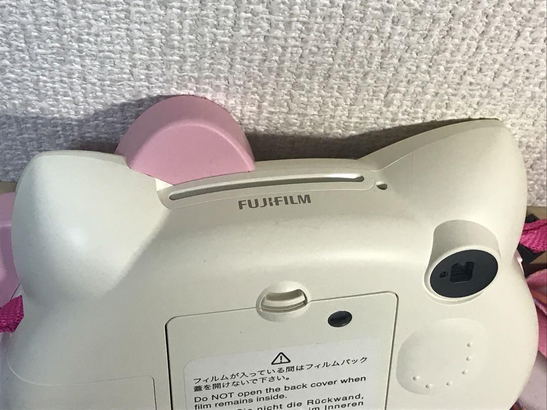 instax mini HELLO KITTY 　本体　ストラップ付き