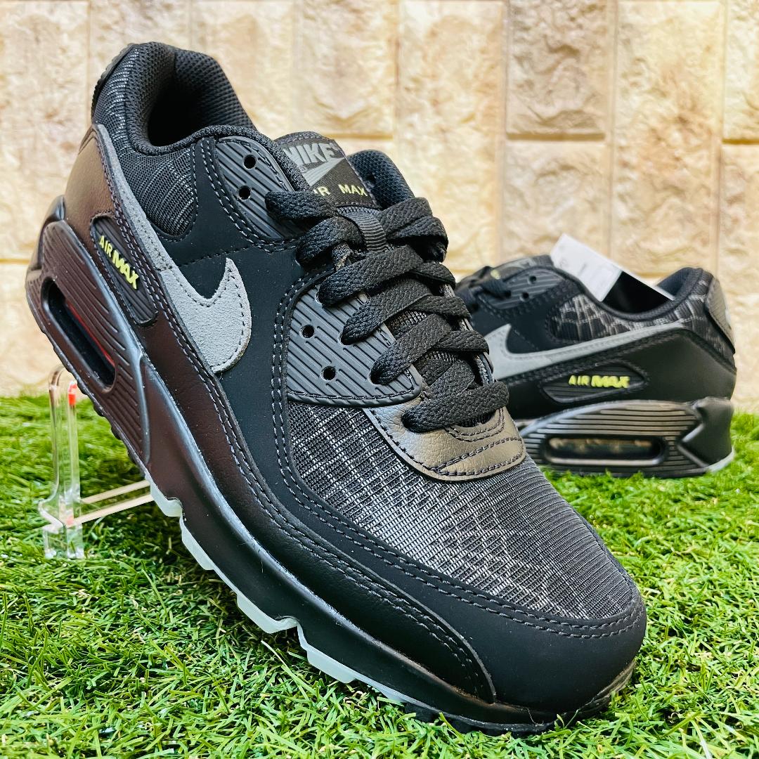 メルカリ ナイキ エアマックス 90 スパイダーウェブ Nike メンズ スニーカー 黒 ナイキ 15 915 中古や未使用のフリマ メルカリ ナイキ エアマックス 90 スパイダーウェブ Nike メンズ スニーカー 黒 ナイキ 15 915 中古や未使用のフリマ