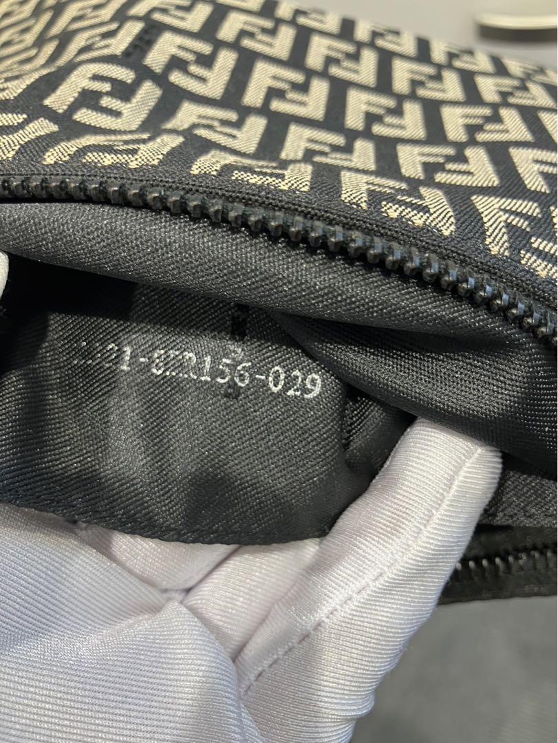 美品 FENDI フェンディ ズッキーノ ポーチ ハンドバッグ ミニバッグ