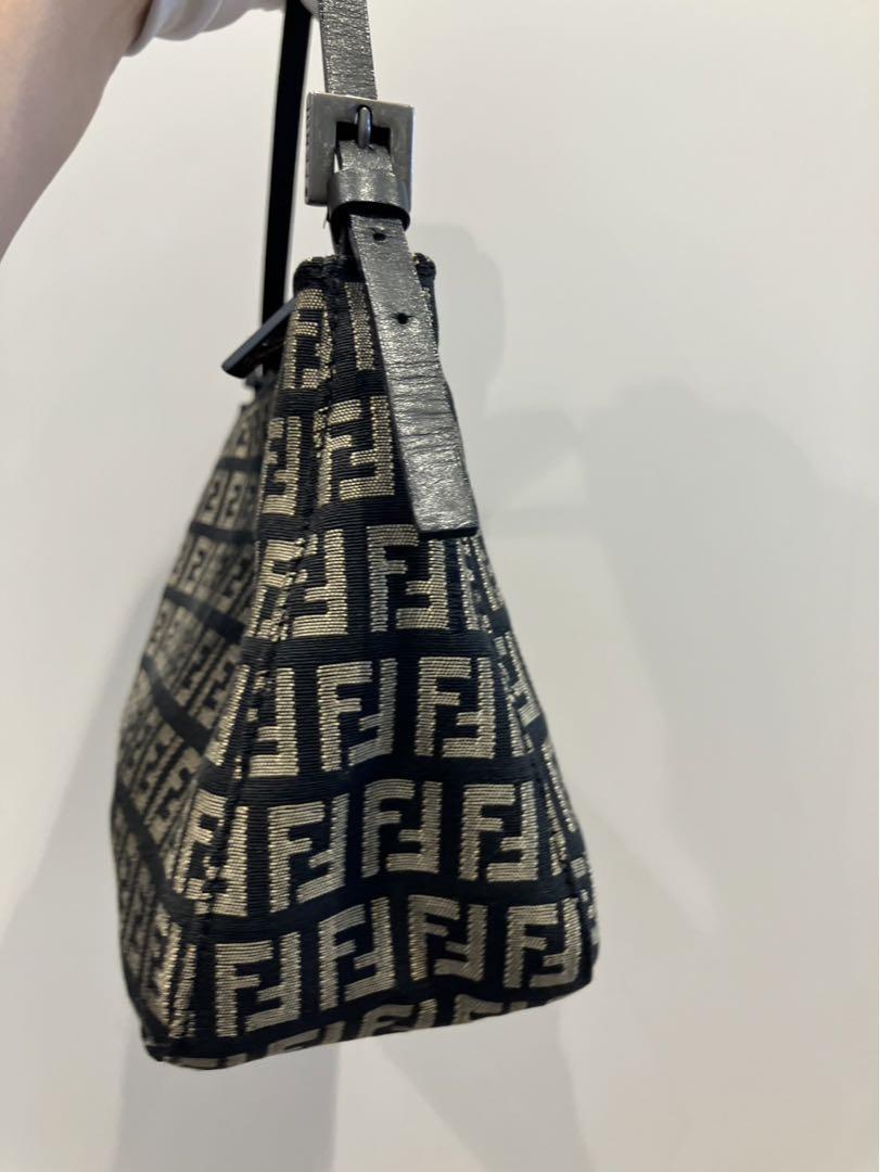 美品 FENDI フェンディ ズッキーノ ポーチ ハンドバッグ ミニバッグ