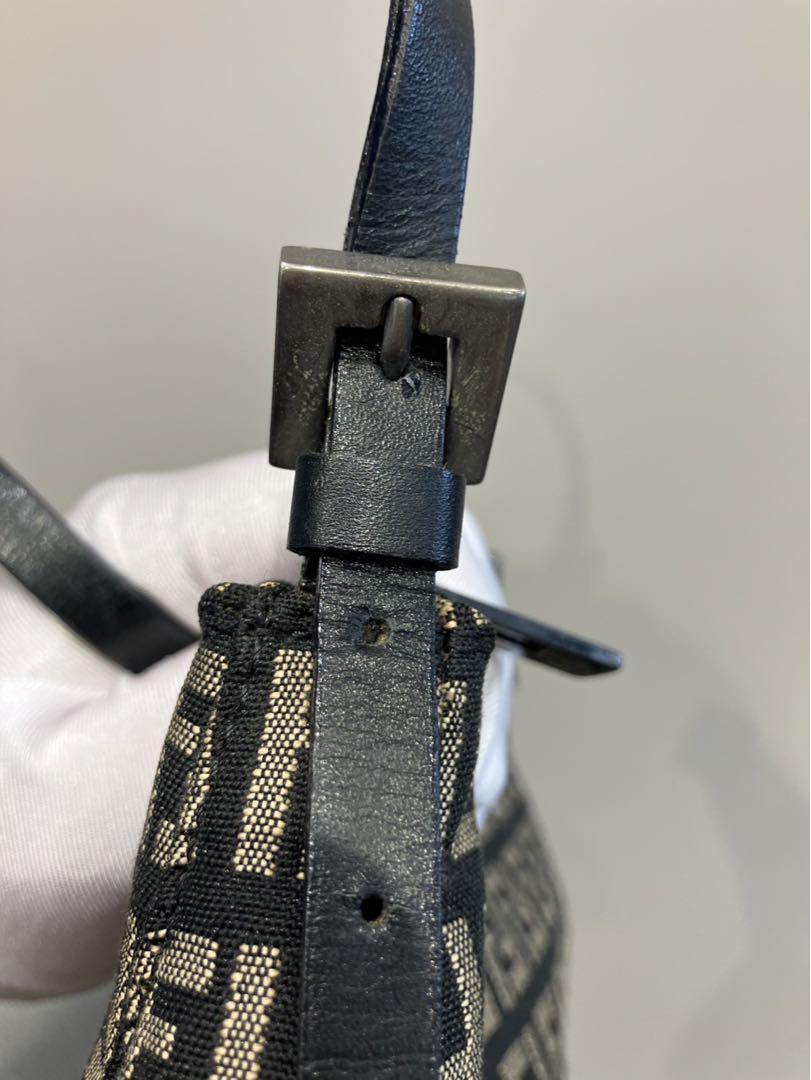 美品 FENDI フェンディ ズッキーノ ポーチ ハンドバッグ ミニバッグ