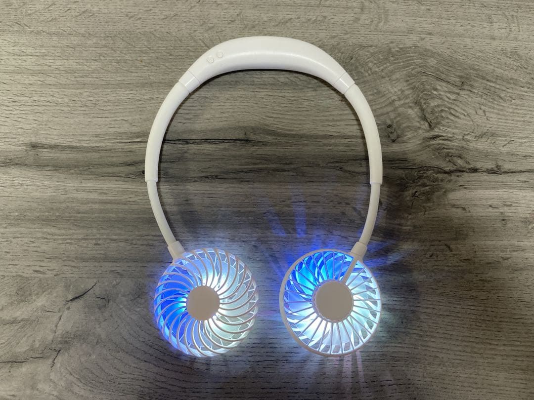 光るLEDライト携帯扇風機 白 充電式【3段調節 】 首かけ 扇風機 ファン