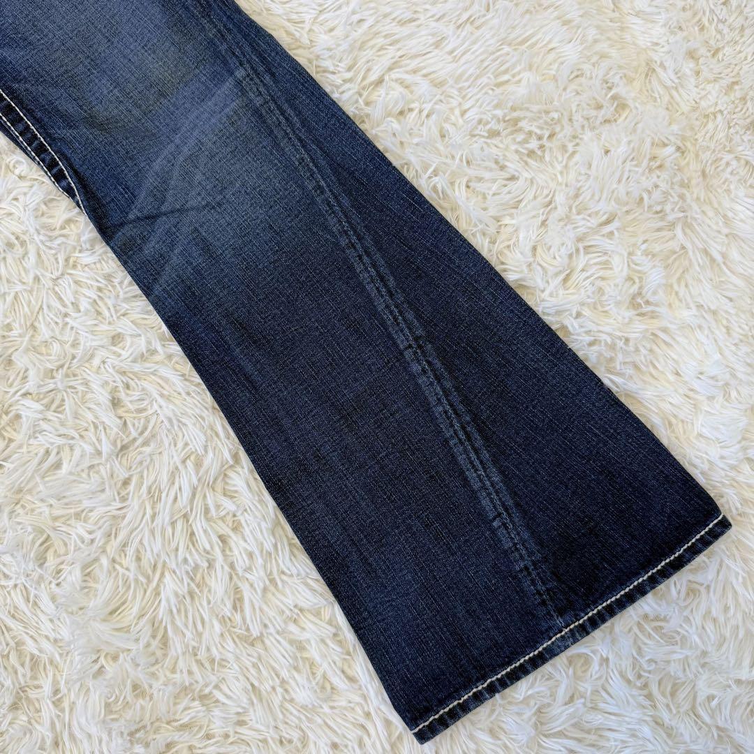 美品 TRUE RELIGION JOEY BIG T 白ステッチ フレア 28 - メルカリ