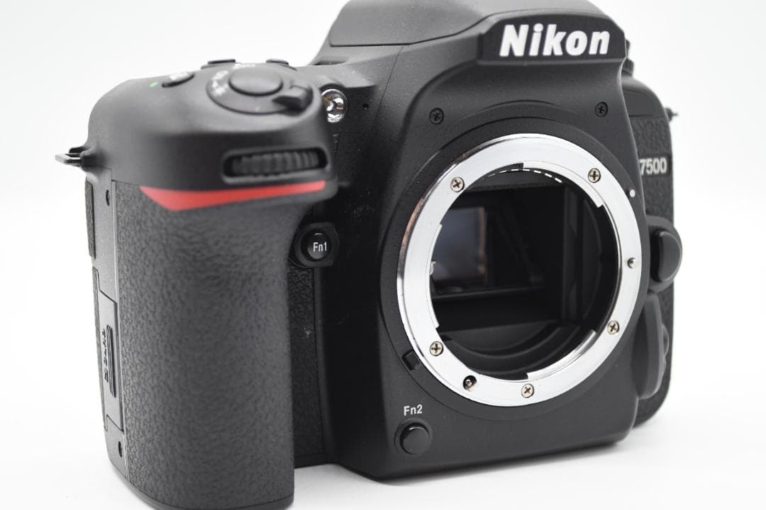 ★美品★ Nikon ニコン D7500 ボディ 即発送いたします ★美品★ Nikon ニコン D7500 ボディ 即発送いたします