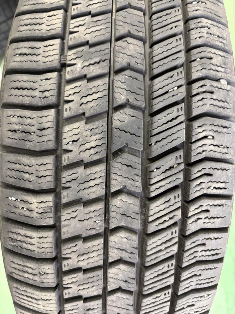205/60R16 スタッドレスタイヤ 2本中古品 2本づつに分けて出品　送料込