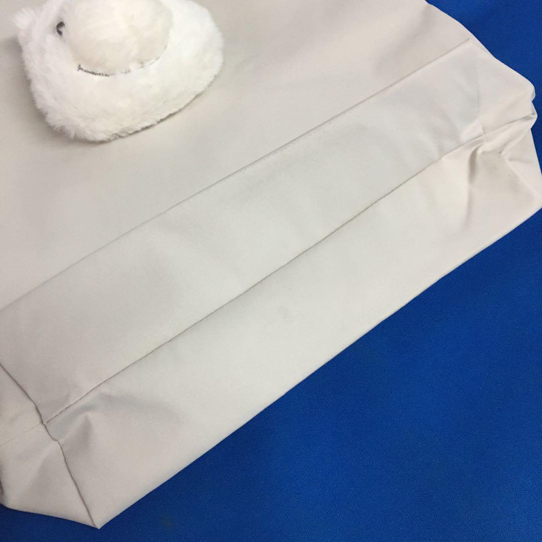 新品未使用　プーさん トートバッグ 2WAY ホワイト WHITE POOH ディズニーストアプーさん トートバッグ 2WAY ホワイト WHITE