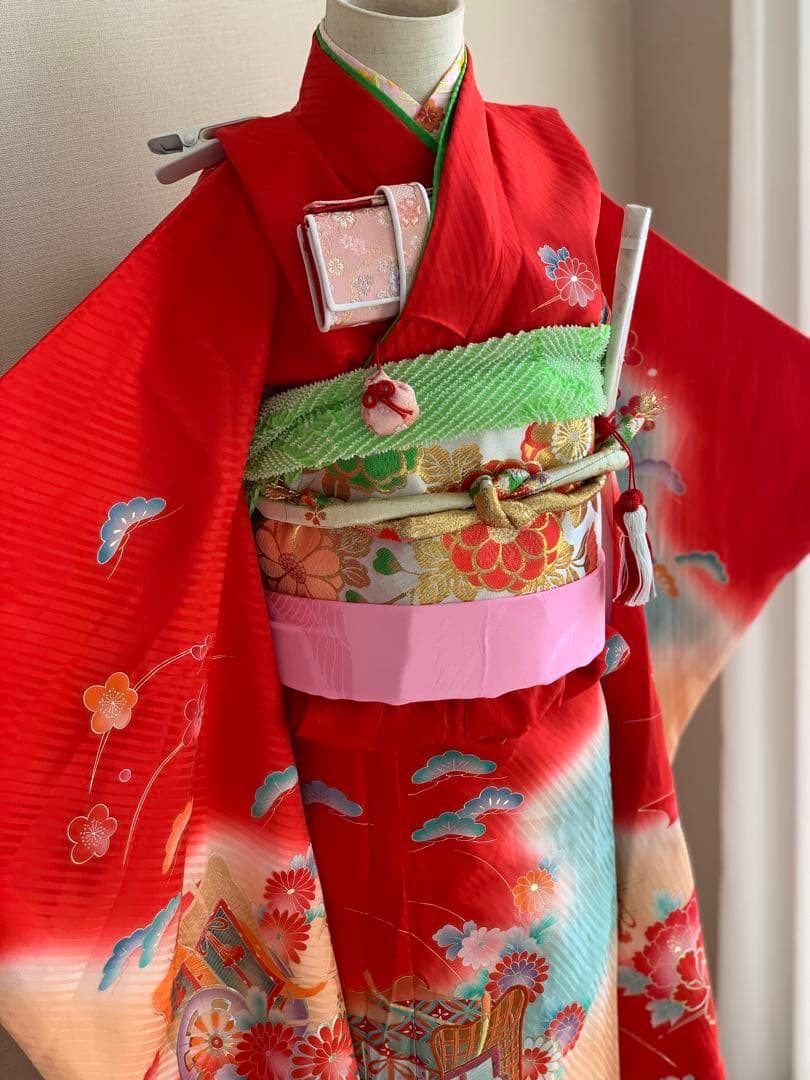 七五三に☆正絹赤色に暈し染めと刺繍七歳着物セット
