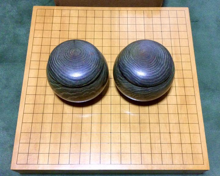 【れあり】 大幅値引き 本榧2寸盤と日向特製本蛤 碁笥セット 送料込み rhYke-m70205711582 になられて