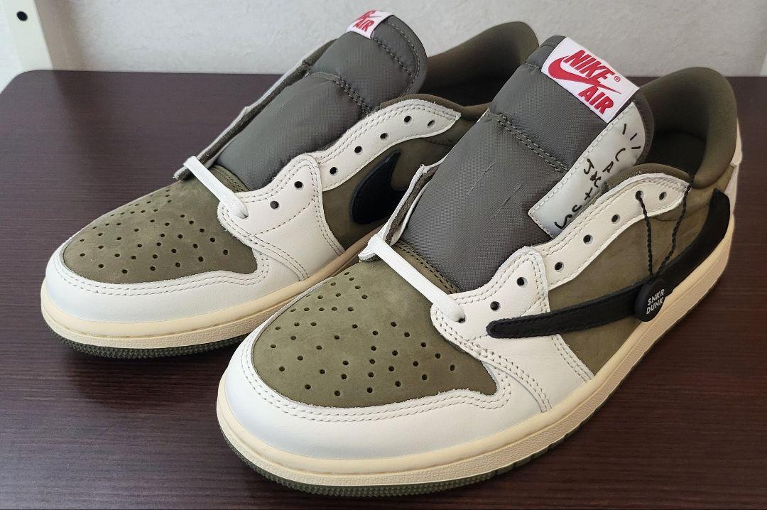 Travis Scott × Nike Air Jordan 1 Low OG
