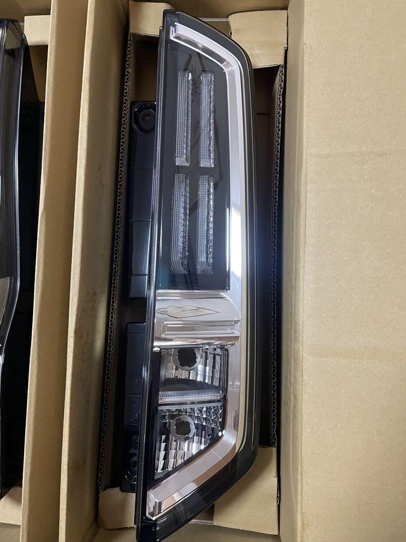 美品　スペーシア　カスタム　MK94S テールランプ　左右セット
