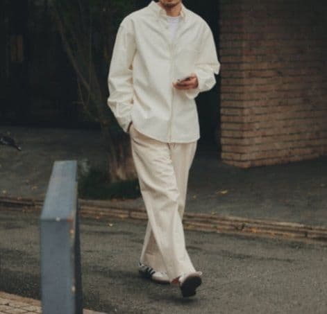 TARROW TWO TUCK EASY TROUSERS アイボリー Lパンツ