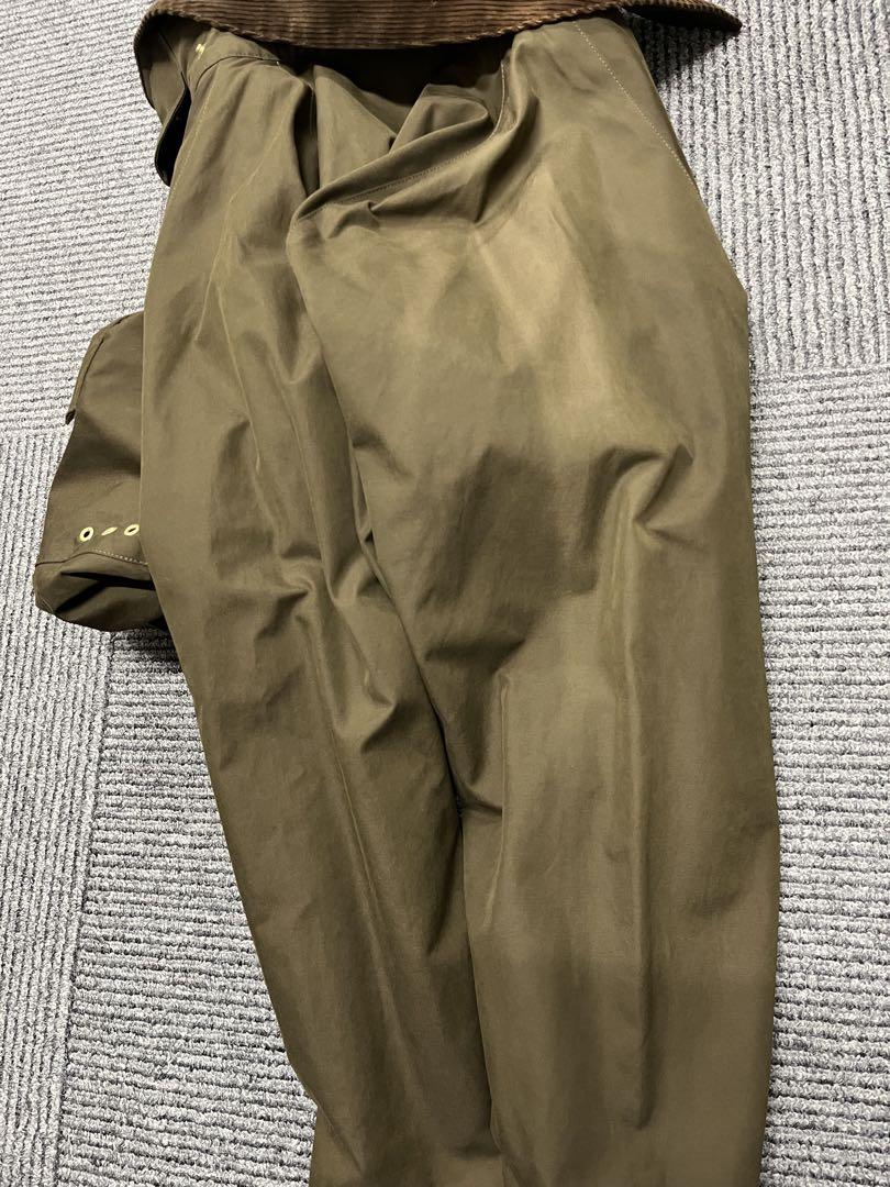 Barbour ×
