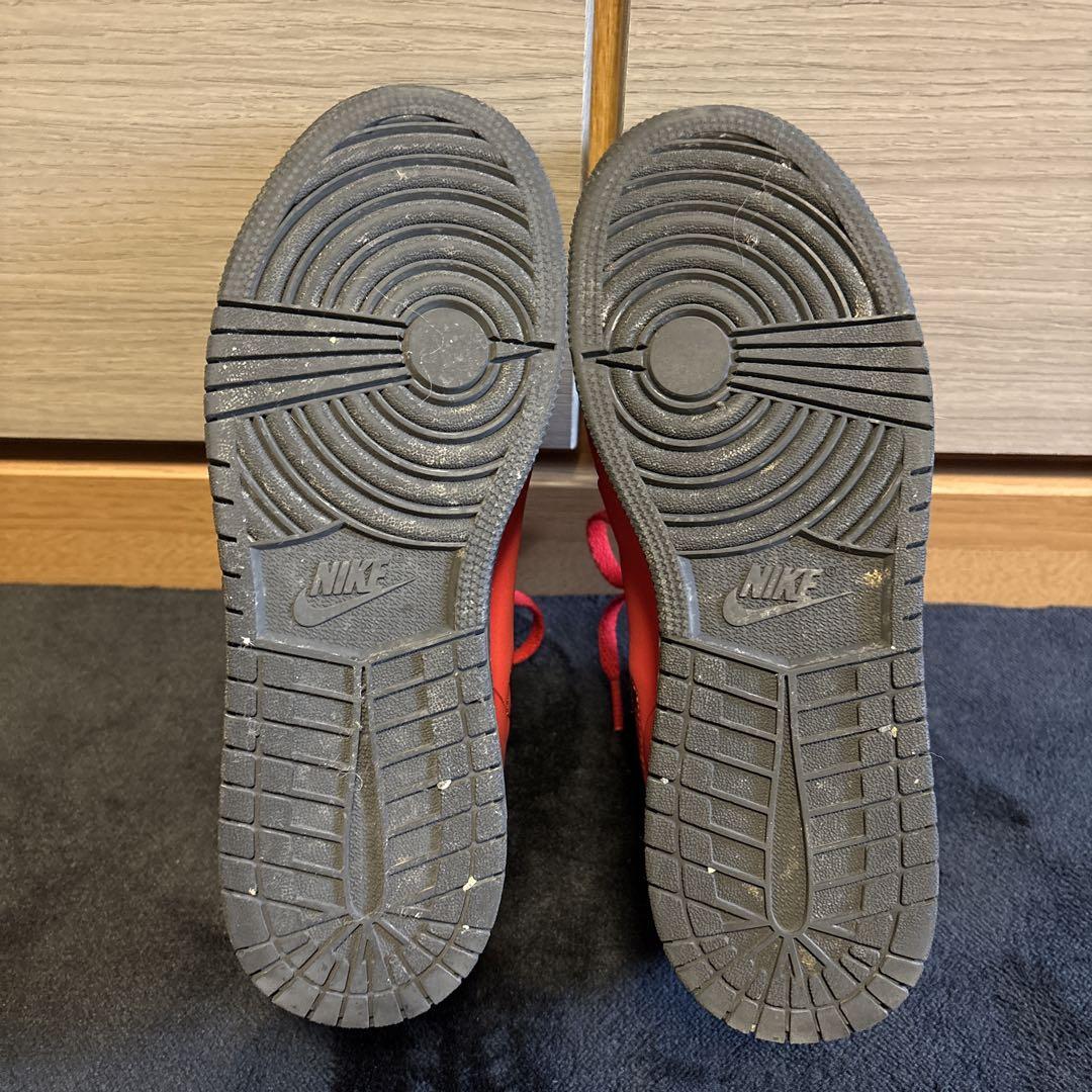 JORDAN スニーカー