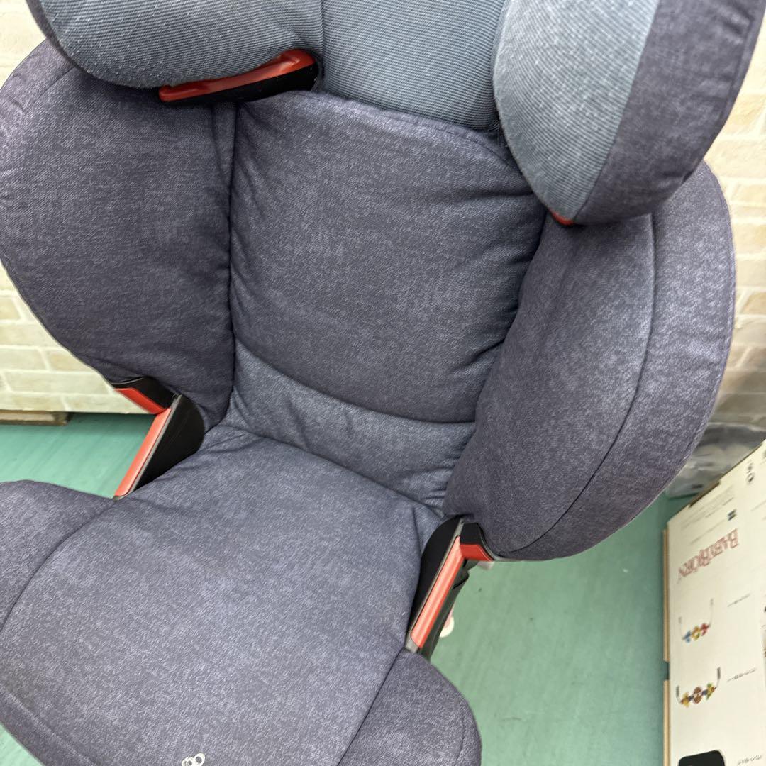 マキシコシ　ロディフィックス　isofix ジュニアシート　3才から