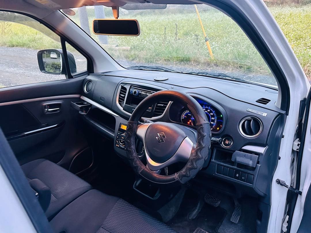 スズキワゴンRスティングレーMH34Sやや傷や汚れあり