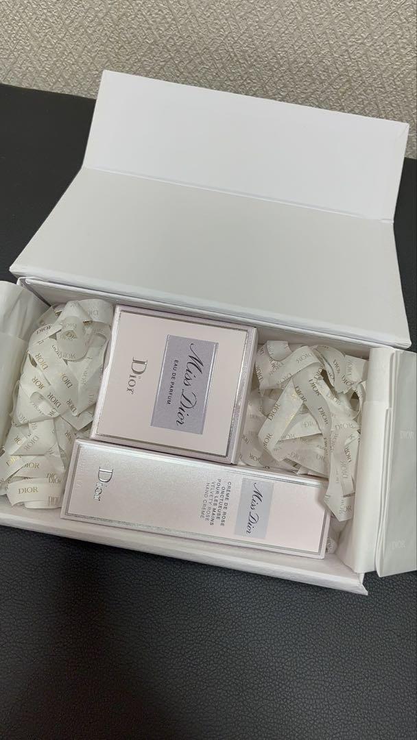Miss Dior Eau de Parfum & ハンドクリームセット