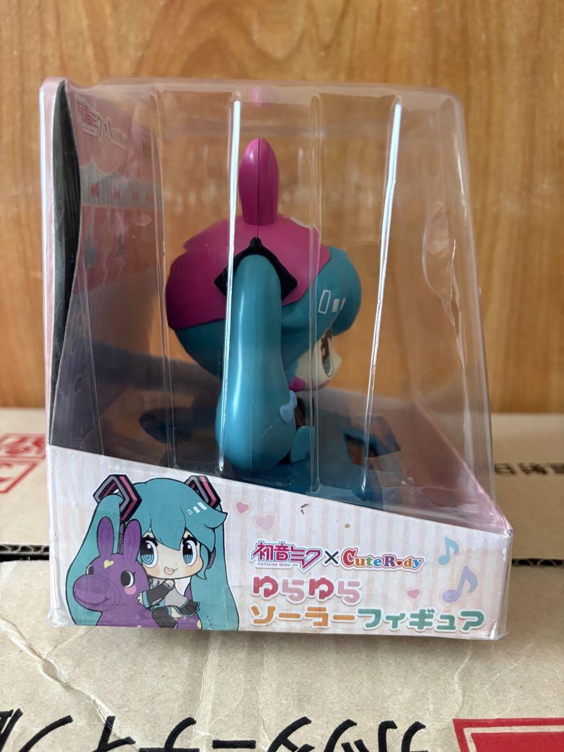 初音ミク　ゆらゆらソーラーフィギュア　2個セット