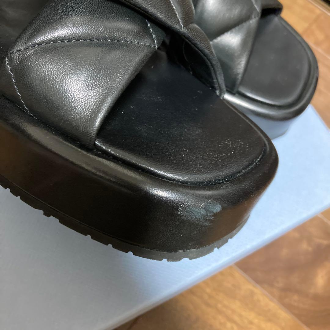PRADA ナッパレザーフラットサンダル