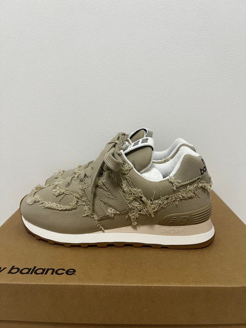 ✨️即完売✨️Miu Miu × New Balance 574 コラボスニーカー ✨️即完売✨️Miu Miu × New Balance 574 コラボスニーカー