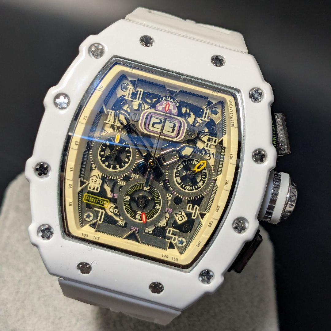 腕時計 クオーツ オマージュ トノー クロノグラフ ホワイト