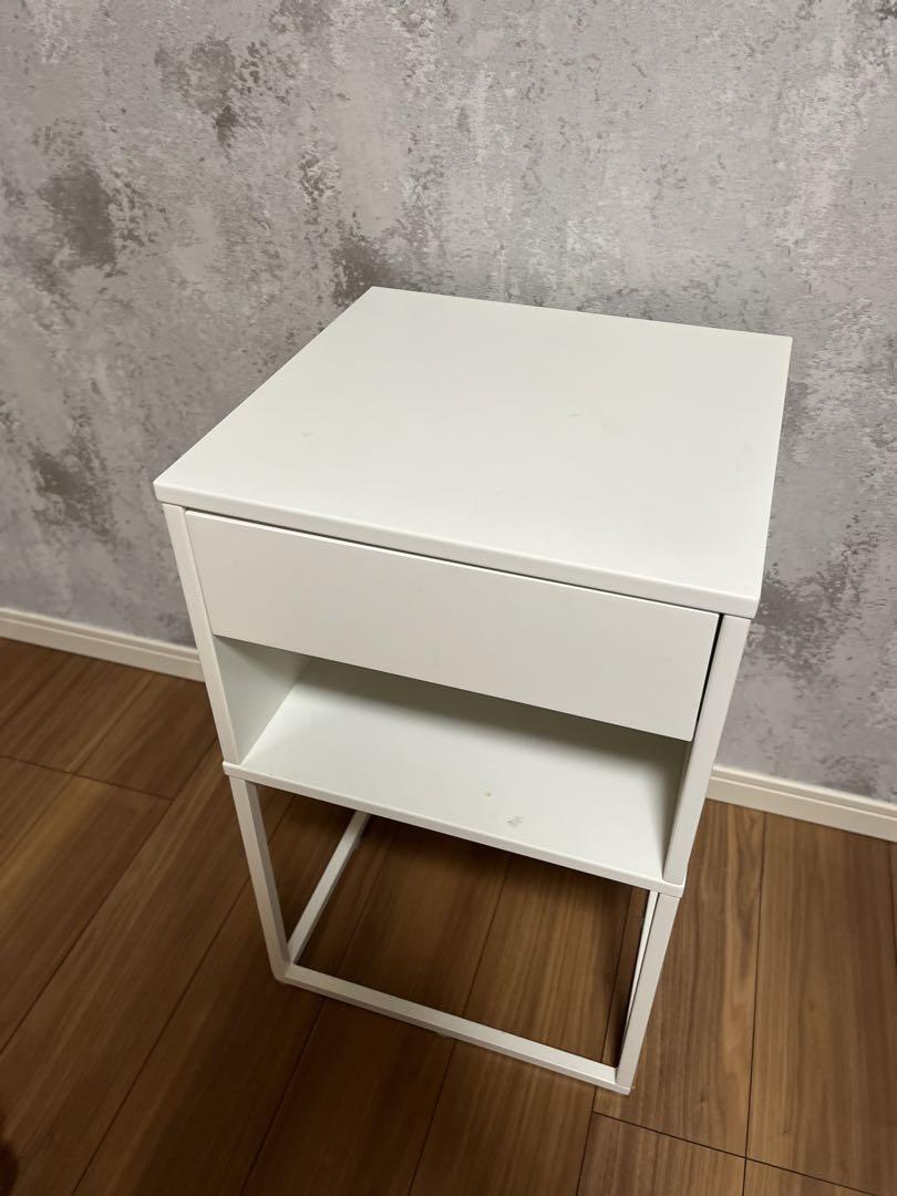 IKEA ベッドサイドテーブルVIKHAMMER ヴィークハムメル　インテリア