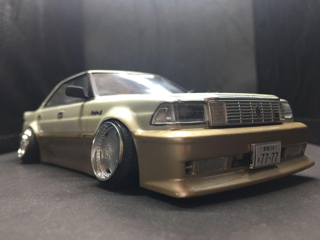 旧車プラモデル完成品アオシマインシュランスuzs１３１クラウン８９
