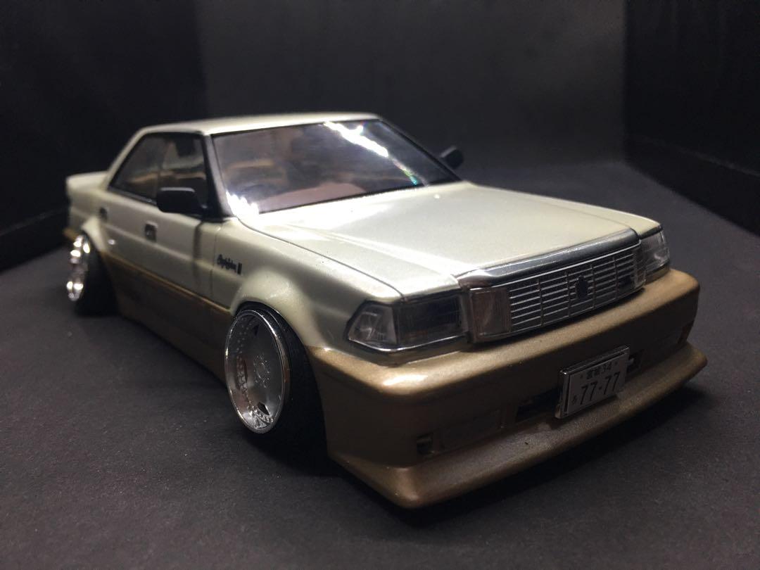 旧車プラモデル完成品アオシマインシュランスuzs１３１クラウン８９