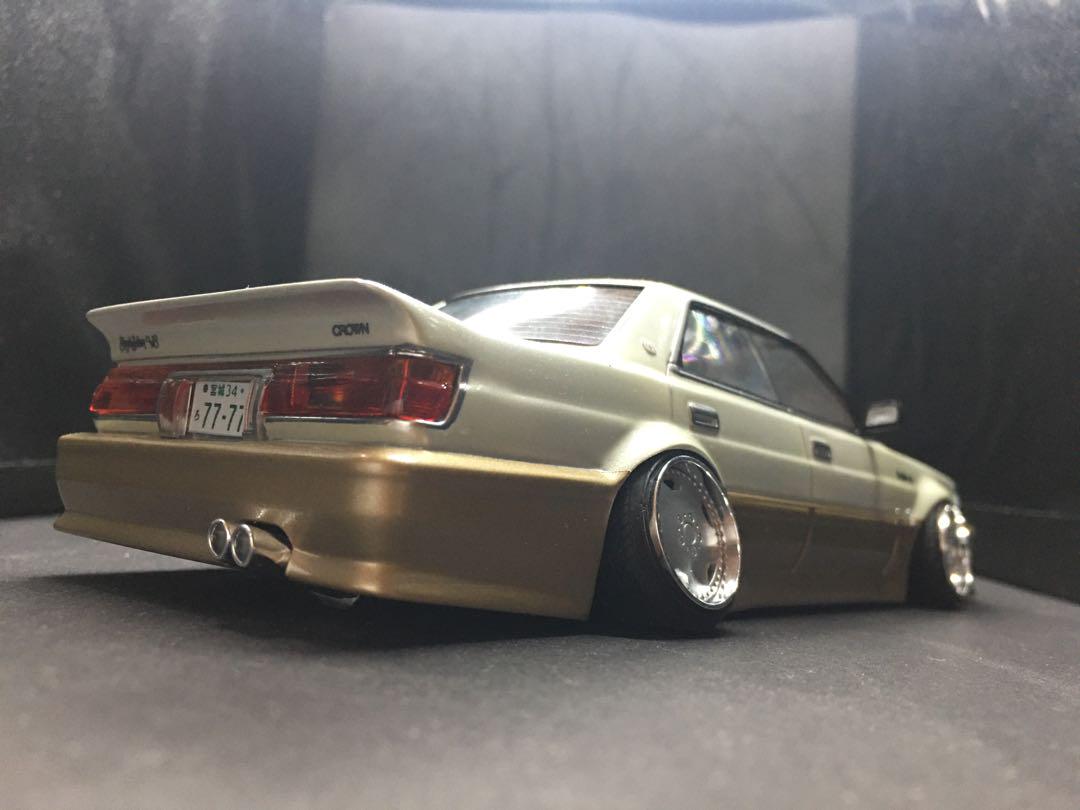 旧車プラモデル完成品アオシマインシュランスuzs１３１クラウン８９