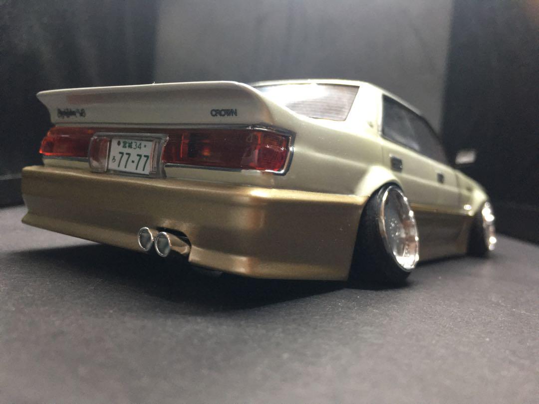 旧車プラモデル完成品アオシマインシュランスuzs１３１クラウン８９