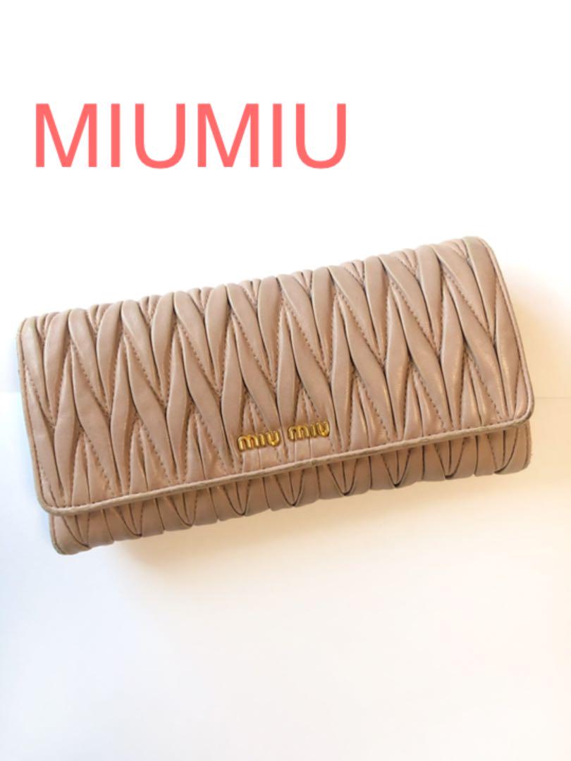 新規購入 大人気のレター型♡ ブラック とってもかわいい♡ 長財布 MIU MIU - 長財布