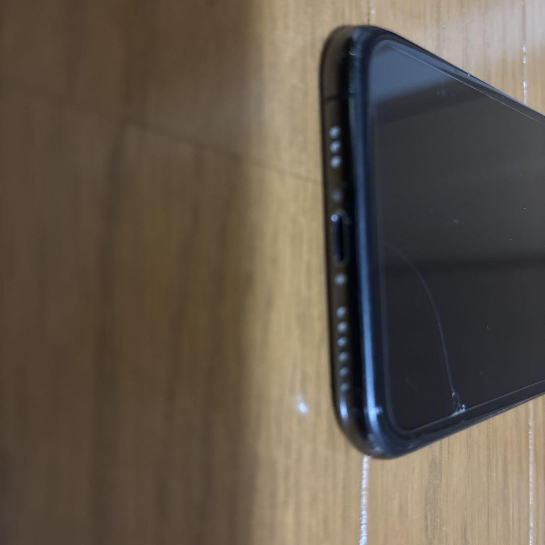iPhone XSブラック 本体 裏側ひび割れあり