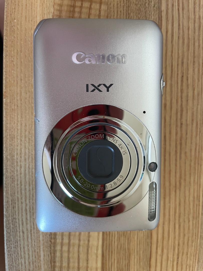 Canon IXY 210F ☆美品　動作確認　充電器☆コンパクトデジタルカメラ