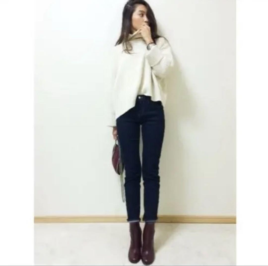 年末セール　♪新品　lululemon Align25 レギンス　ネイビー（4） 年末セール ♪新品 lululemon Align25 レギンス ネイビー（4）