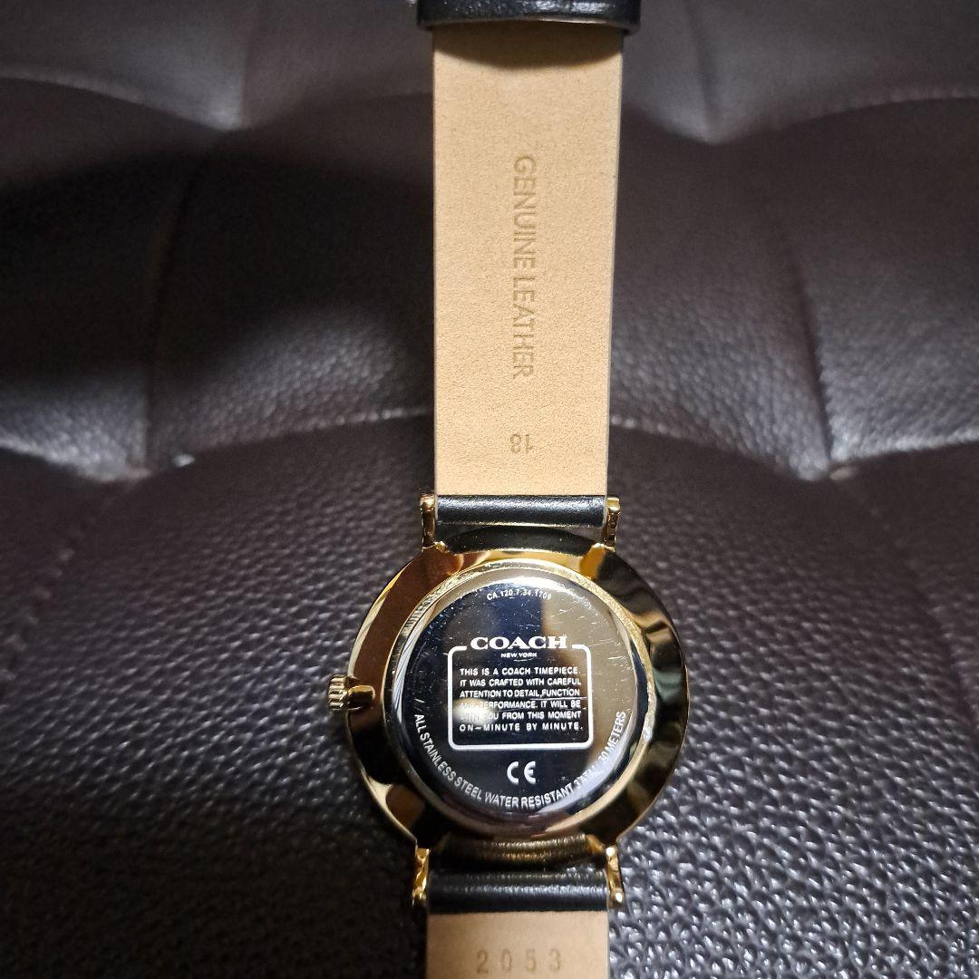 タグ付き。稼働中❗COACH Perry ペリー レディース 腕時計❤ タグ付き。稼働中❗COACH Perry ペリー レディース 腕時計❤