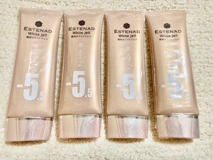 メルカリ 新品未開封エステナード 薬用ホワイトジェル ジェル ゲル 4 000 中古や未使用のフリマ