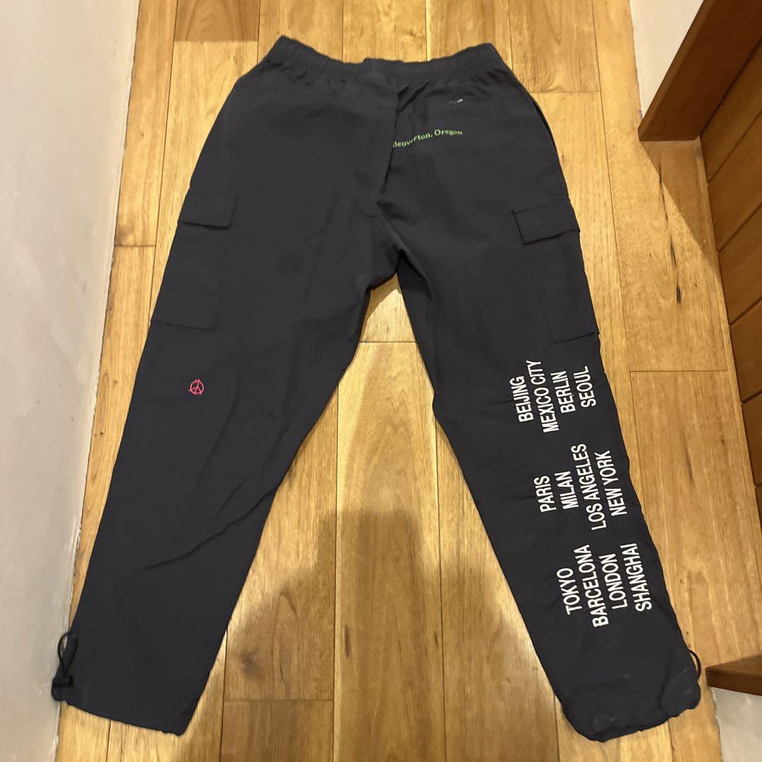 NIKE(ナイキ)ワールドツアー 刺繍ジョガースウェットパンツ