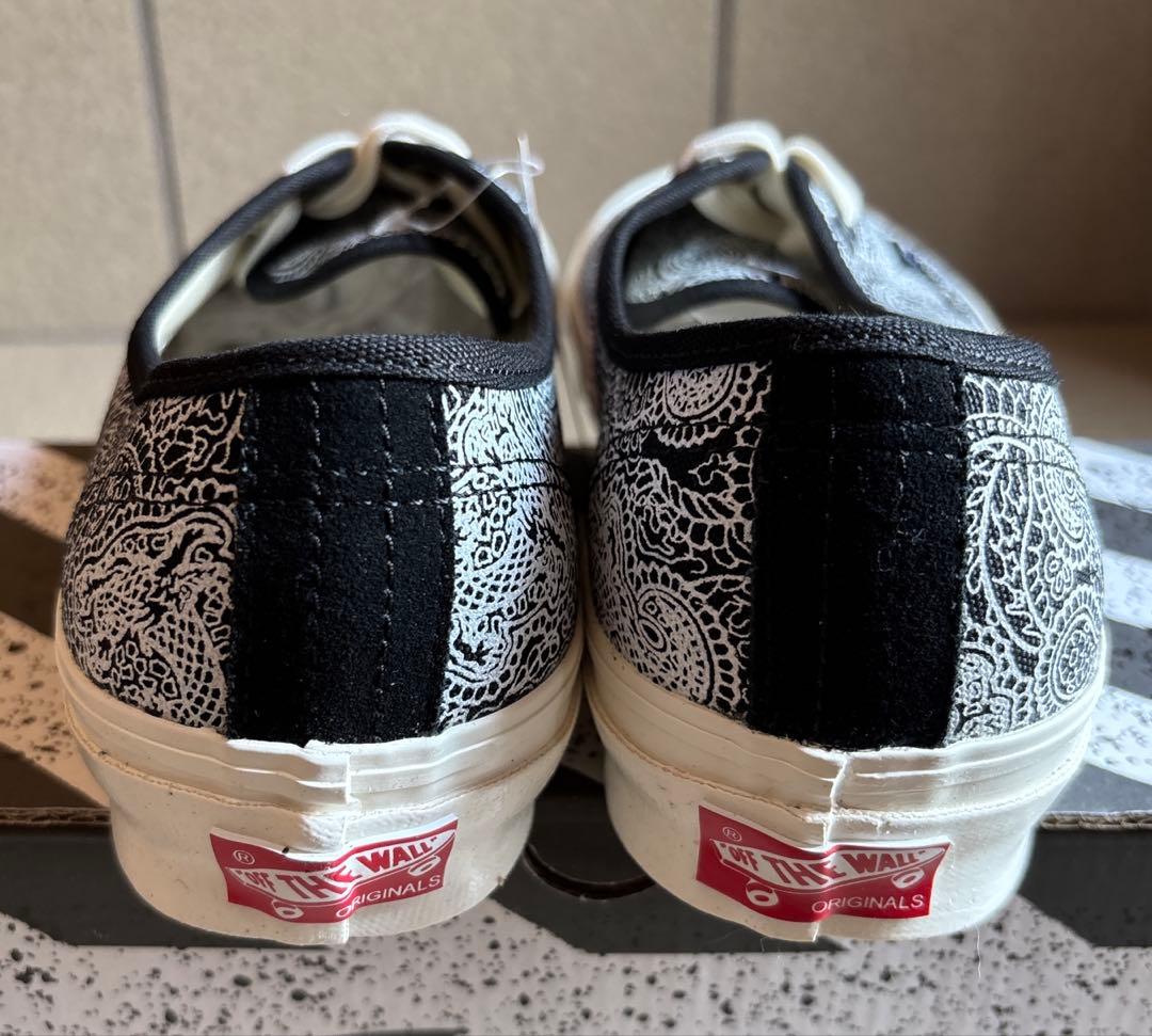 Vans VAULT ペイズリー柄 ローカットスニーカー 黒 白 28.5㌢