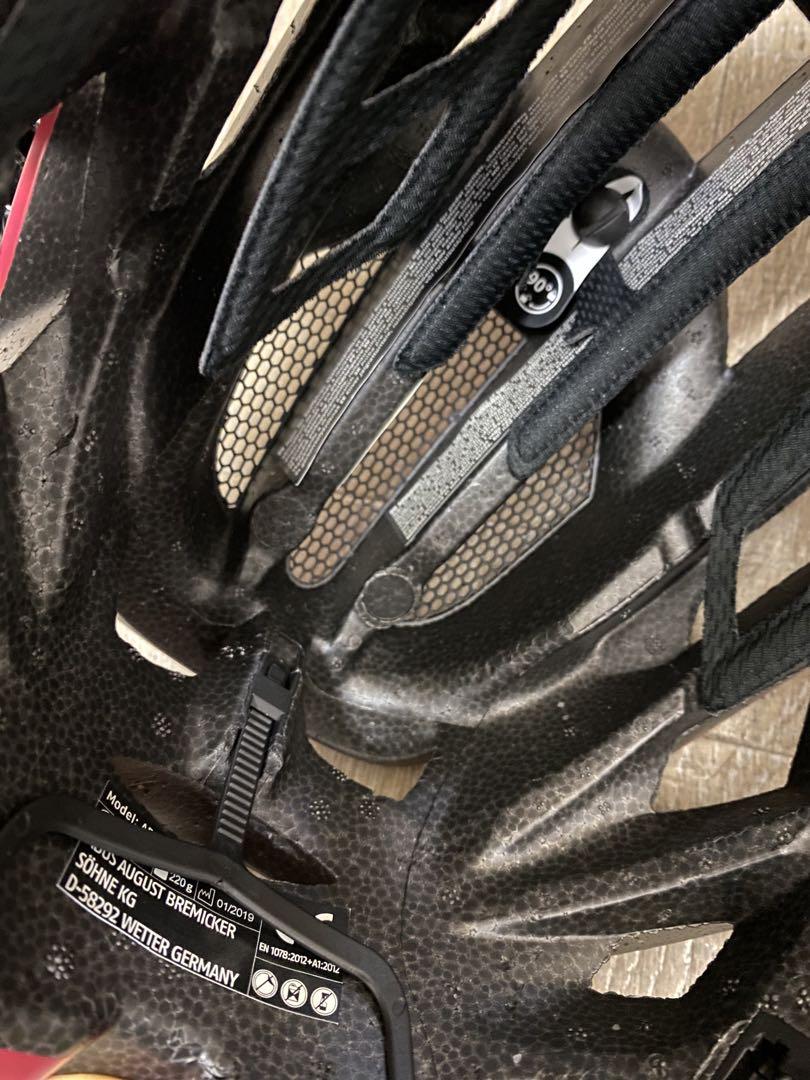 ABUS AIRBREAKER Msize ヘルメット