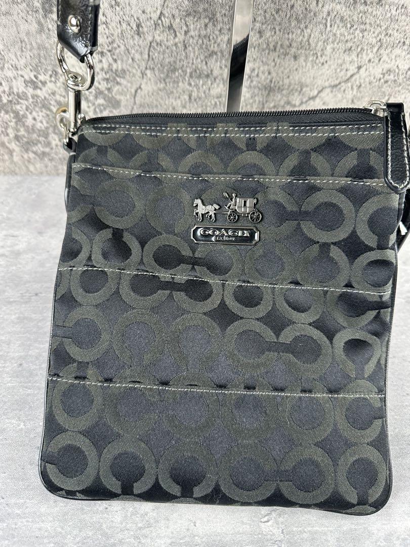 COACH コーチ　シグネチャー　ショルダーバッグ　ブラック
