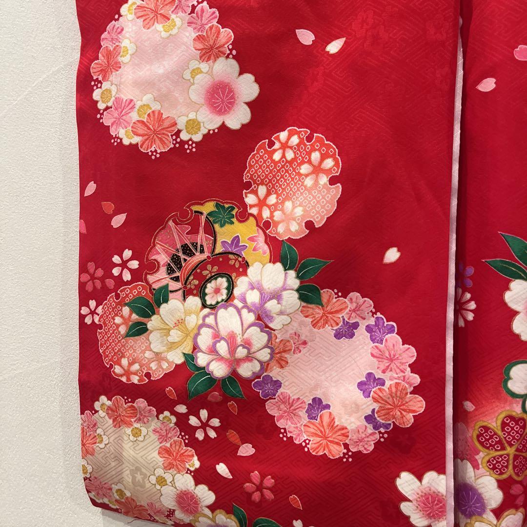 お宮参り 着物 女 赤ちゃん 初着 産着「赤地に鞠と熨斗・桜吹雪」　正絹　長襦袢
